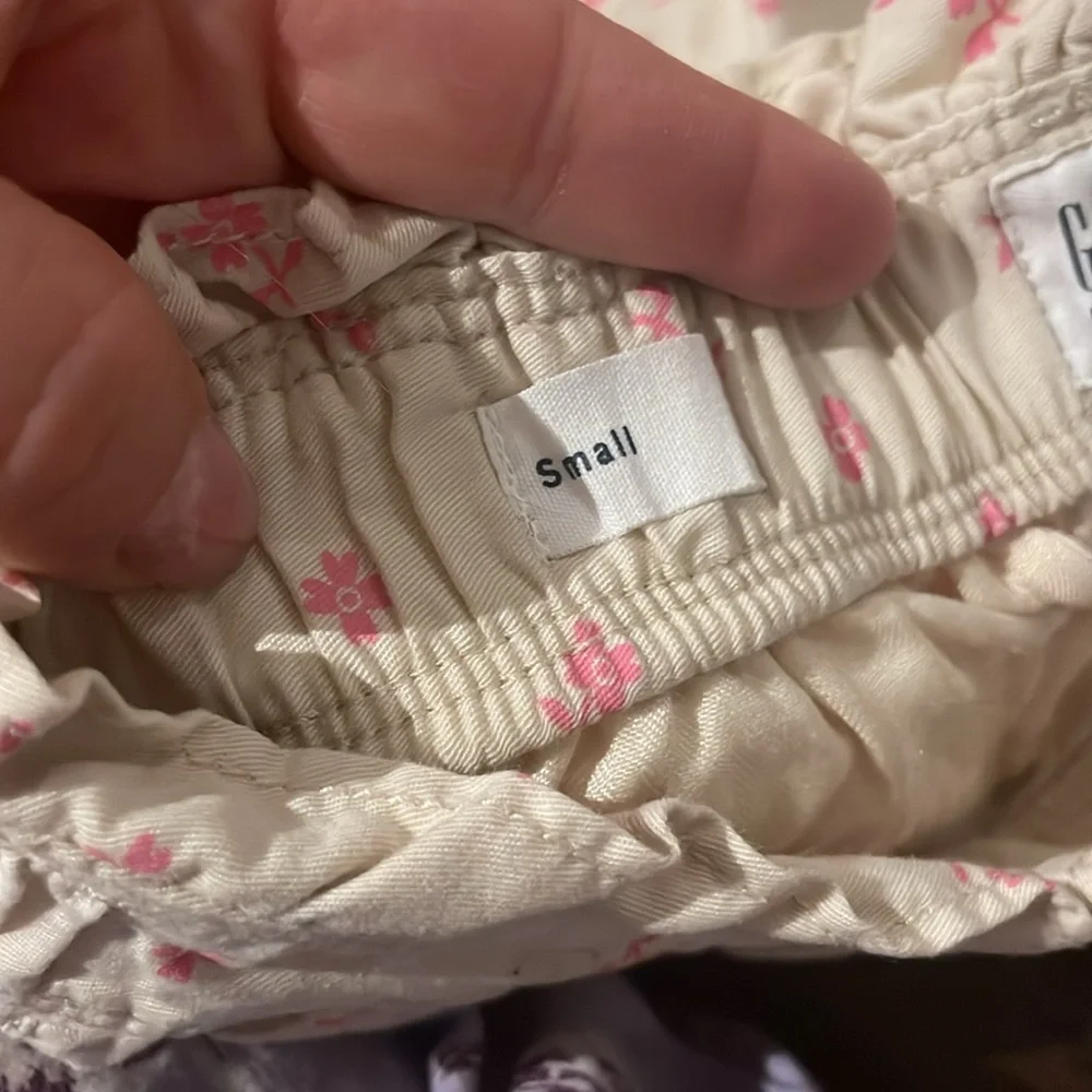 2 Gap shorts, size girls small - Picture 5 of 5